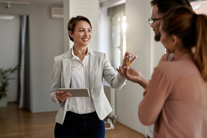 Real Estate Agent