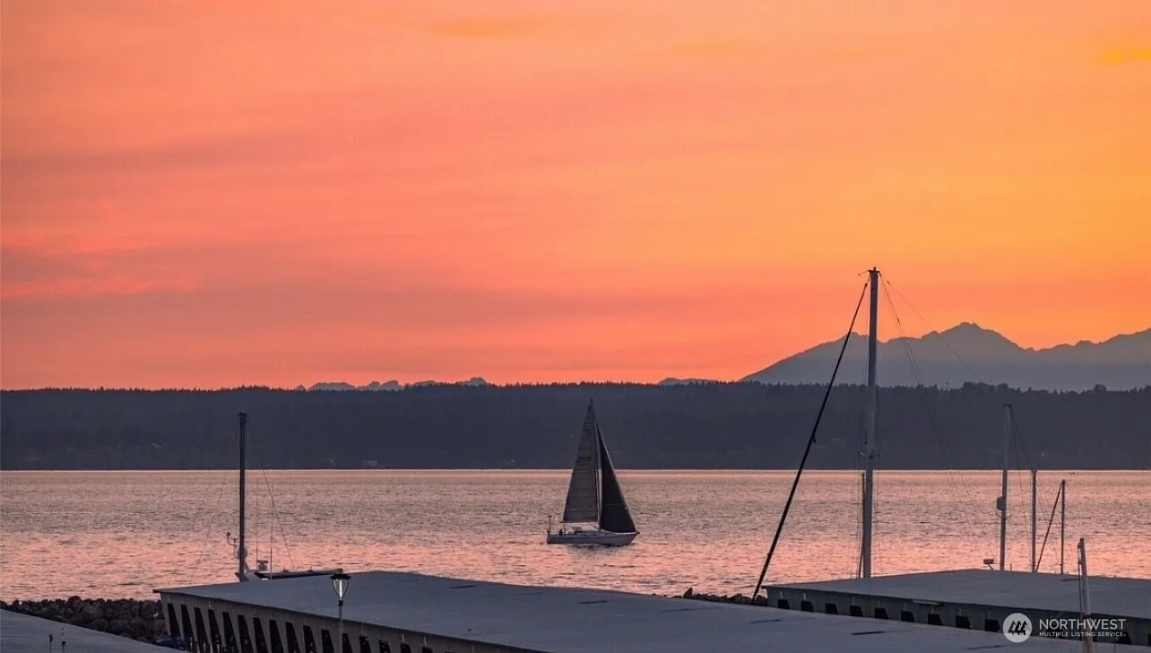 601 S 227th Street #301S, Des Moines, WA 98198